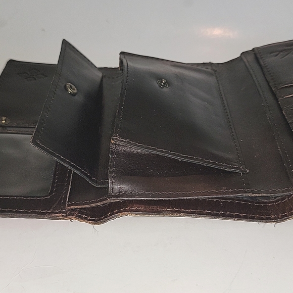 PATRICIA NASH WOMEN'S WESTERN STYLE HANDTOOLED TRIFOLD CLUTCH WALLET - Picture 13 of 16